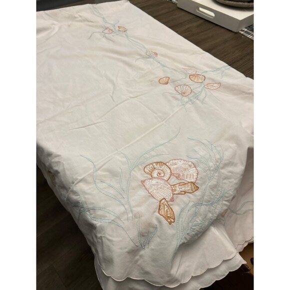 Embroidered Seashell & Seaweed Design Tablecloth With 8 Matching Napkins Set Obl - Picture 5 of 8